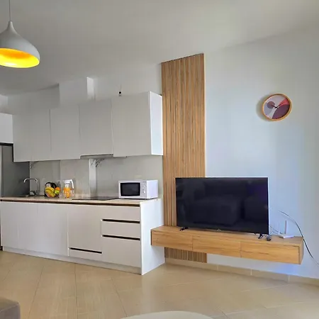 Apartment In Qerret Near Adriatic *