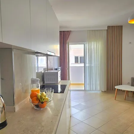 Apartment, Steps From Qerret * Golem (Tirana)