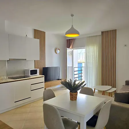 Διαμέρισμα Apartment, Steps From Qerret Golem (Tirana)
