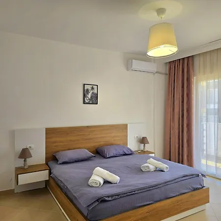 Apartment, Steps From Qerret * Golem (Tirana)